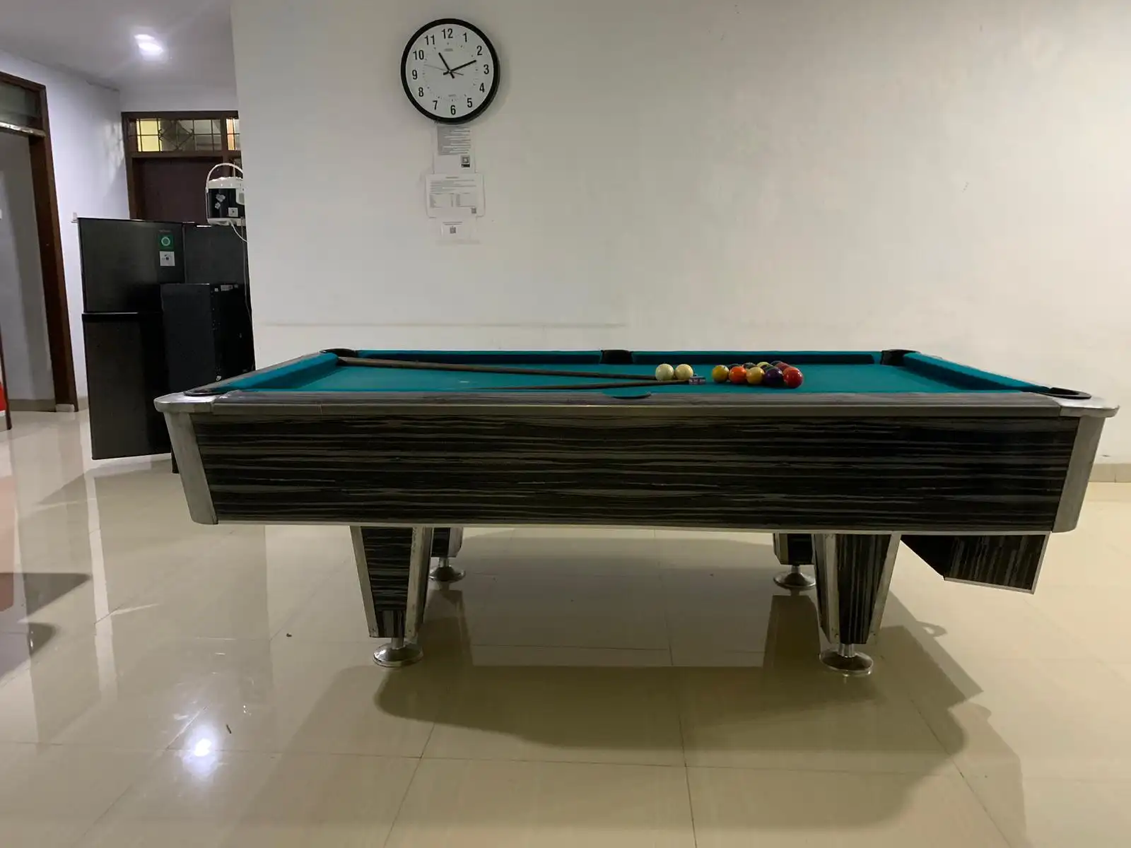 Meja Billiar